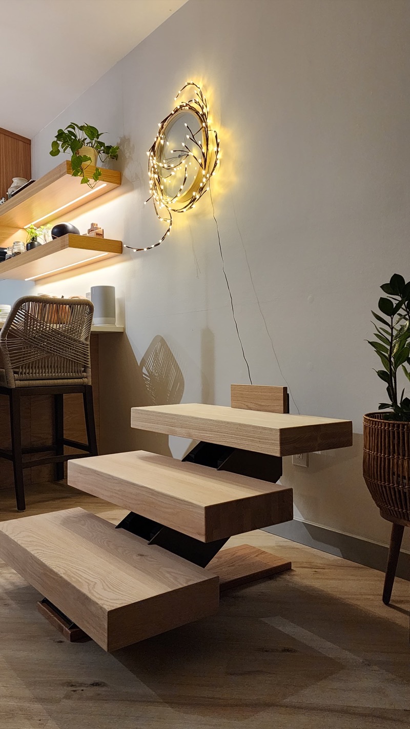 Cantilever staircase room